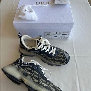 Dior oblique sneakers 38